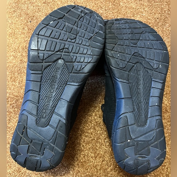 EUC Under Armour running shoes. Size 10 - Picture 4 of 5